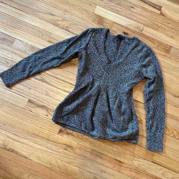 Calvin Klein v neck sweater top - Picture 1 of 5